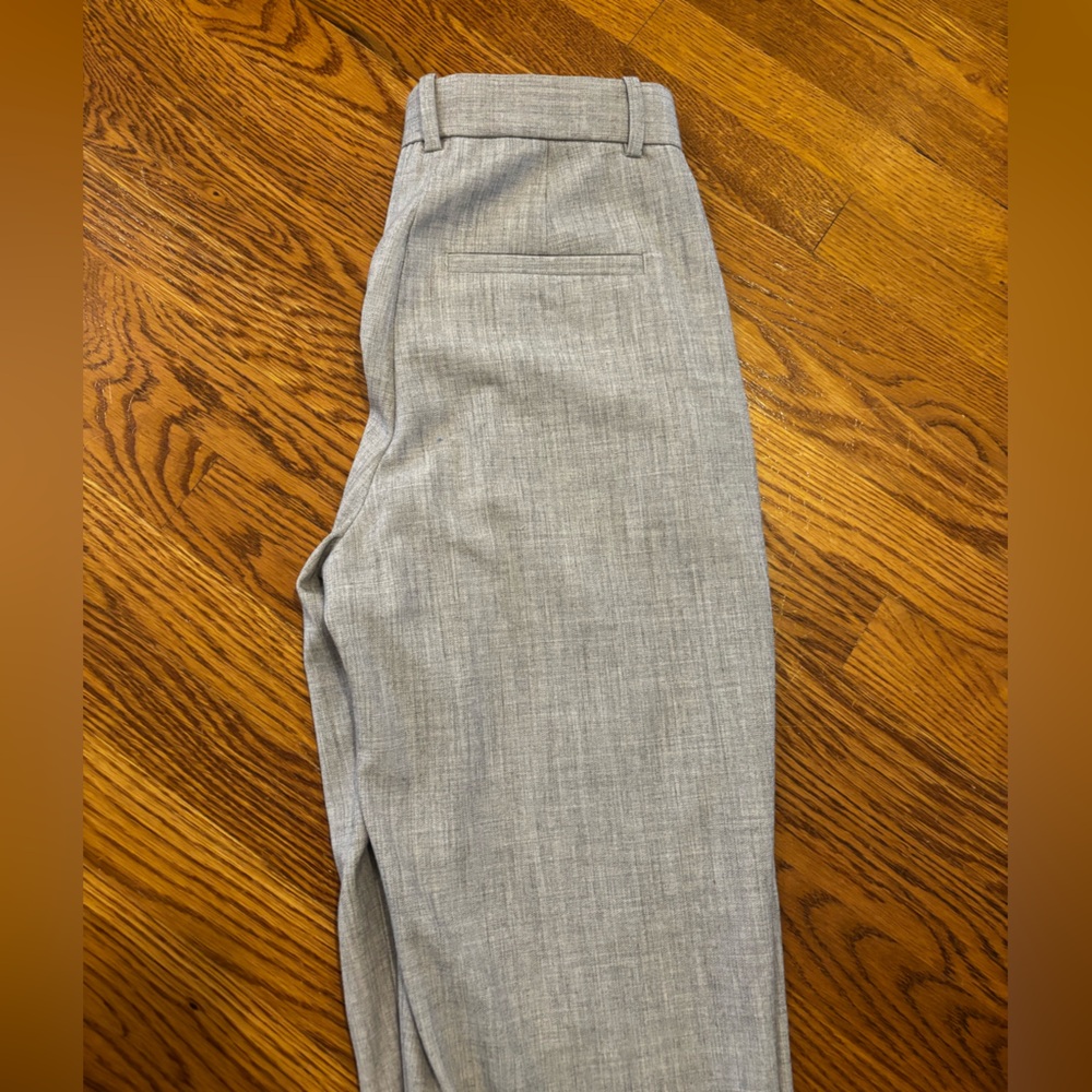 Abercrombie & Fitch Tailored Light Gray Pleated Dress Pants - Picture 4 of 4